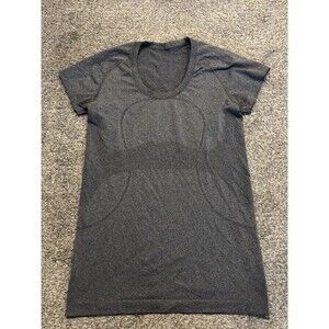 Lululemon Heathered Gray Swiftly Tech Top Women Sz 8 Short Sleeve Crewneck Gym
